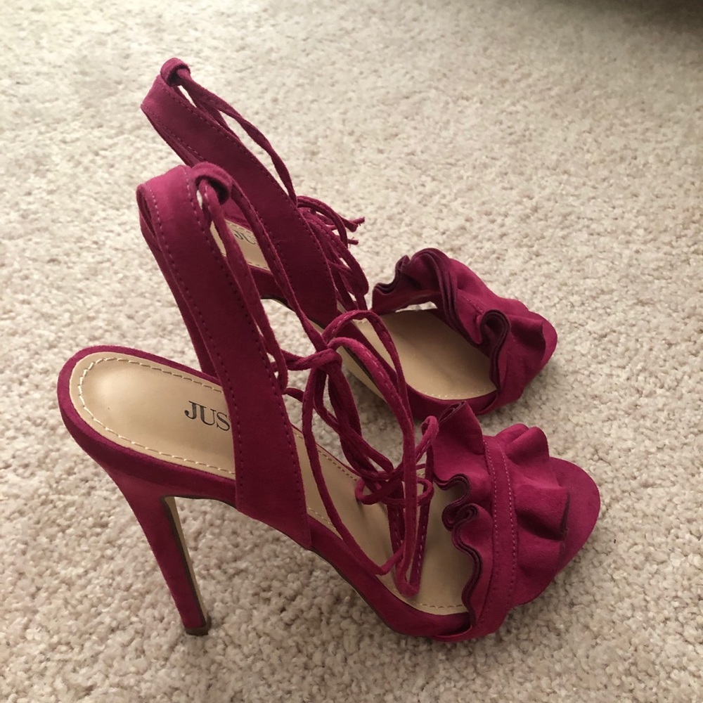 Pink ruffle heels - Picture 2 of 4